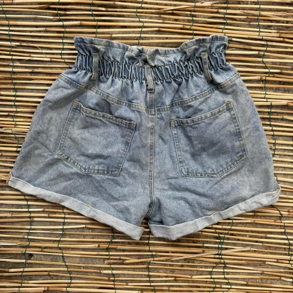Hyfve Women's High Waist Denim Shorts Size Small Light Blue Distressed Cuffed‎
